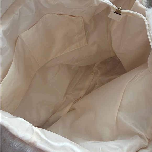 NWT Victoria’s Secret Plush Faux-Fur Tote Bag in Light Beige Limited Edition - Picture 6 of 6